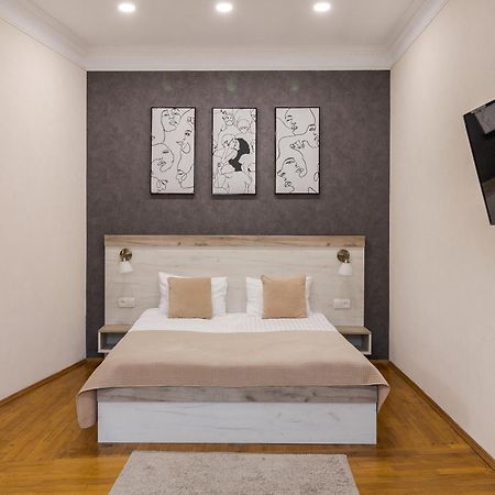Demar Apart Herzena Lviv Exterior foto